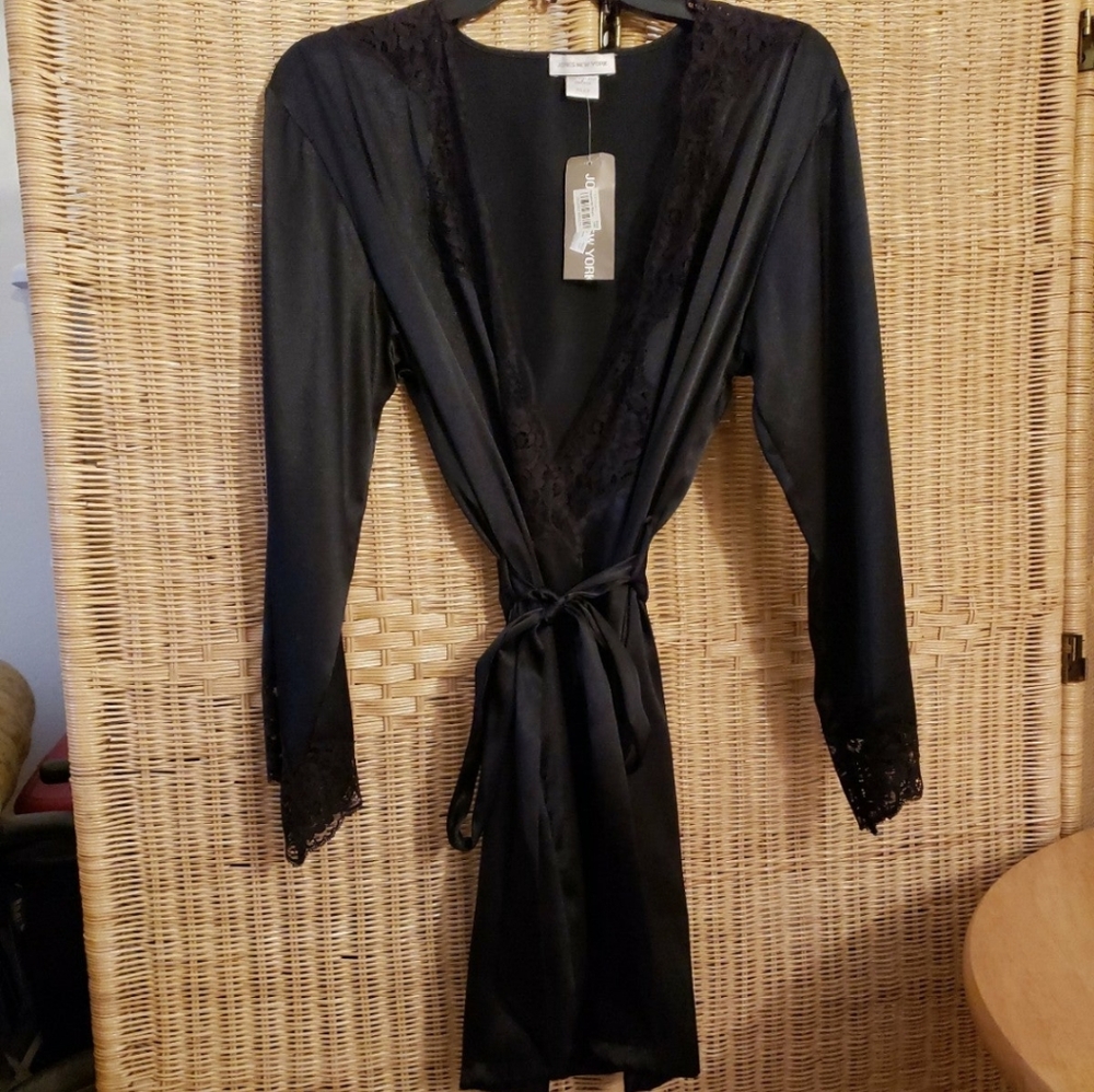 Jones New York Robe